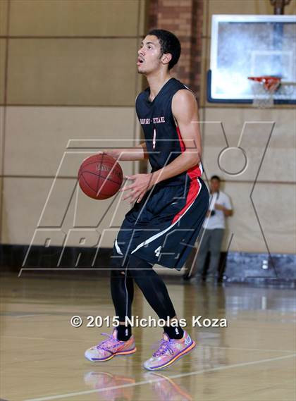 Thumbnail 2 in Harvard-Westlake vs. Loyola photogallery.