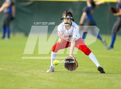 Thumbnail 1 in Taft [William H.] vs Pflugerville (NISD Softball Tournament) photogallery.