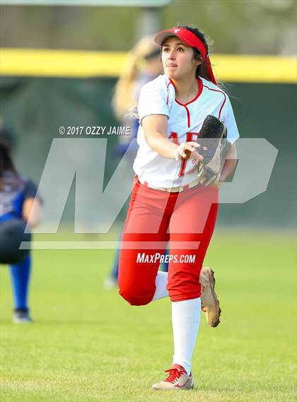 Thumbnail 3 in Taft [William H.] vs Pflugerville (NISD Softball Tournament) photogallery.