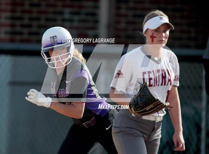 Thumbnail 2 in Timber Creek vs Keller Central photogallery.