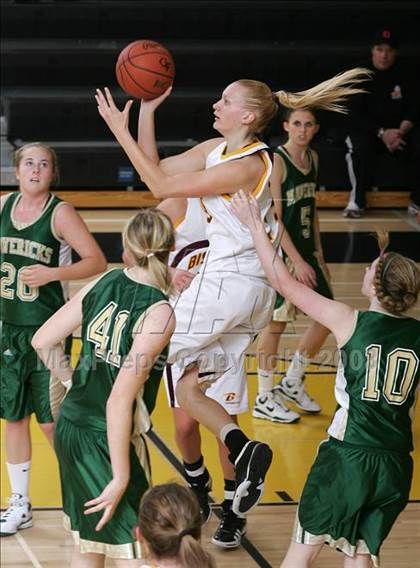 Thumbnail 3 in La Costa Canyon vs. Bishop's (So Cal Holiday Classic) photogallery.