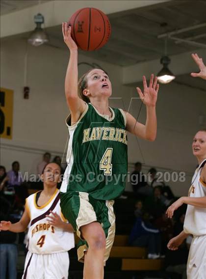 Thumbnail 2 in La Costa Canyon vs. Bishop's (So Cal Holiday Classic) photogallery.