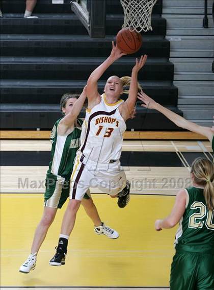 Thumbnail 3 in La Costa Canyon vs. Bishop's (So Cal Holiday Classic) photogallery.
