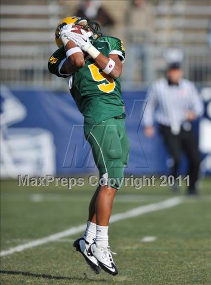 Thumbnail 2 in New London vs. Hillhouse (CIAC Class M Final) photogallery.