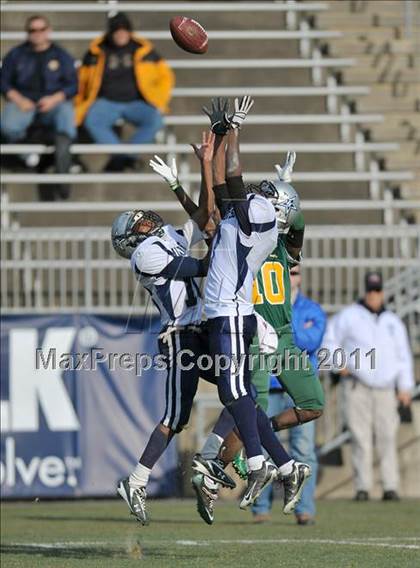 Thumbnail 2 in New London vs. Hillhouse (CIAC Class M Final) photogallery.