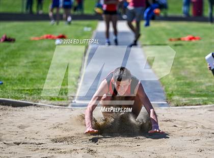 Thumbnail 1 in South Webster Invitational photogallery.