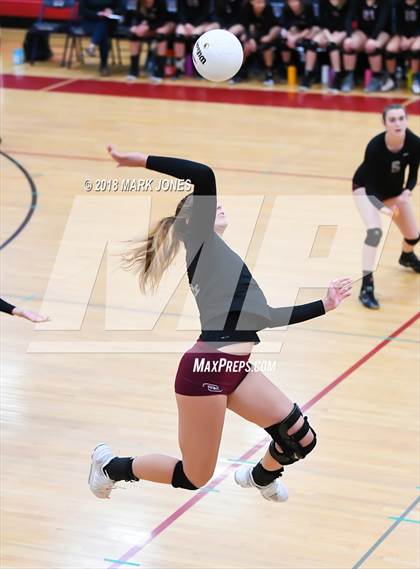Thumbnail 3 in Salpointe Catholic vs. Marcos de Niza (AIA 4A Semifinal) photogallery.