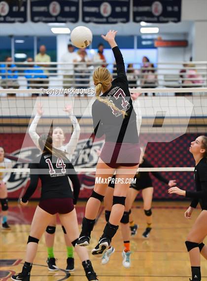 Thumbnail 1 in Salpointe Catholic vs. Marcos de Niza (AIA 4A Semifinal) photogallery.