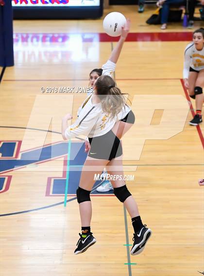 Thumbnail 3 in Salpointe Catholic vs. Marcos de Niza (AIA 4A Semifinal) photogallery.