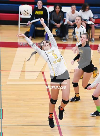 Thumbnail 3 in Salpointe Catholic vs. Marcos de Niza (AIA 4A Semifinal) photogallery.