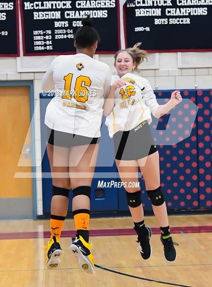 Thumbnail 1 in Salpointe Catholic vs. Marcos de Niza (AIA 4A Semifinal) photogallery.
