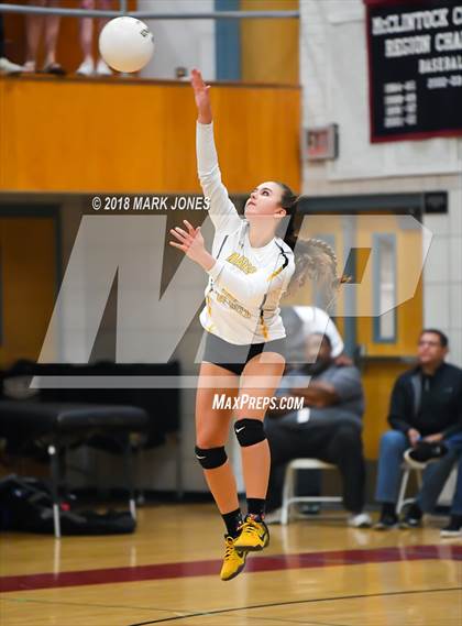Thumbnail 3 in Salpointe Catholic vs. Marcos de Niza (AIA 4A Semifinal) photogallery.