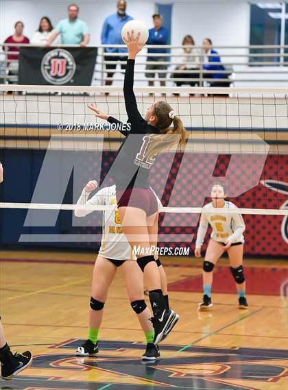 Thumbnail 3 in Salpointe Catholic vs. Marcos de Niza (AIA 4A Semifinal) photogallery.