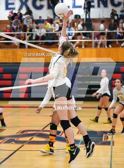 Thumbnail 3 in Salpointe Catholic vs. Marcos de Niza (AIA 4A Semifinal) photogallery.