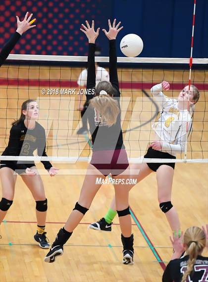 Thumbnail 3 in Salpointe Catholic vs. Marcos de Niza (AIA 4A Semifinal) photogallery.