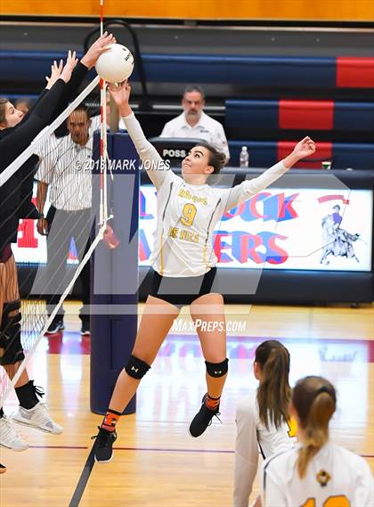 Thumbnail 3 in Salpointe Catholic vs. Marcos de Niza (AIA 4A Semifinal) photogallery.