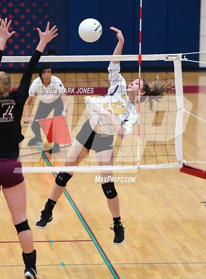 Thumbnail 3 in Salpointe Catholic vs. Marcos de Niza (AIA 4A Semifinal) photogallery.