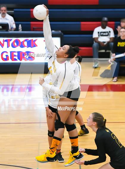 Thumbnail 1 in Salpointe Catholic vs. Marcos de Niza (AIA 4A Semifinal) photogallery.