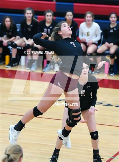 Thumbnail 3 in Salpointe Catholic vs. Marcos de Niza (AIA 4A Semifinal) photogallery.