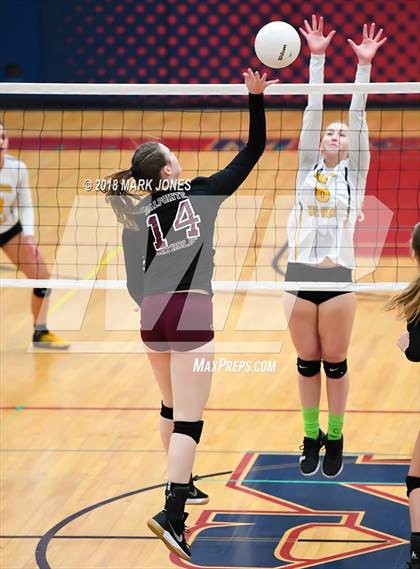 Thumbnail 1 in Salpointe Catholic vs. Marcos de Niza (AIA 4A Semifinal) photogallery.