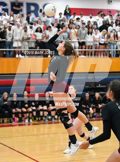 Thumbnail 1 in Salpointe Catholic vs. Marcos de Niza (AIA 4A Semifinal) photogallery.