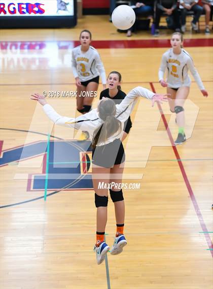 Thumbnail 2 in Salpointe Catholic vs. Marcos de Niza (AIA 4A Semifinal) photogallery.