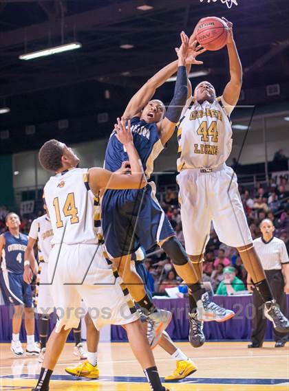 Thumbnail 2 in Cuthbertson vs Shelby (NCHSAA 2A Western Regional Final) photogallery.