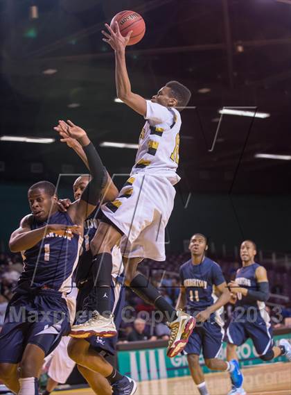 Thumbnail 2 in Cuthbertson vs Shelby (NCHSAA 2A Western Regional Final) photogallery.