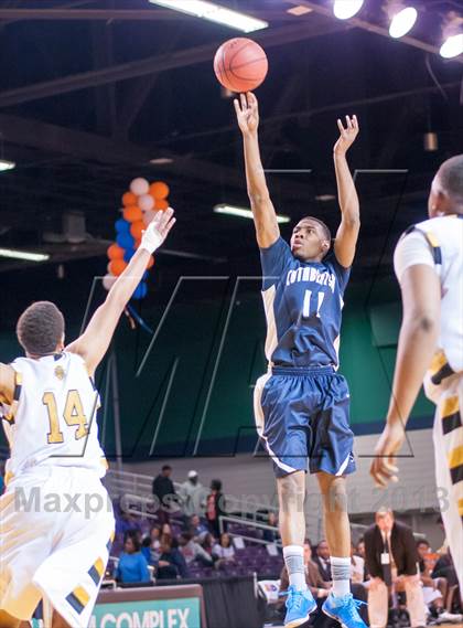 Thumbnail 3 in Cuthbertson vs Shelby (NCHSAA 2A Western Regional Final) photogallery.