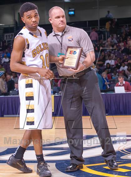 Thumbnail 3 in Cuthbertson vs Shelby (NCHSAA 2A Western Regional Final) photogallery.