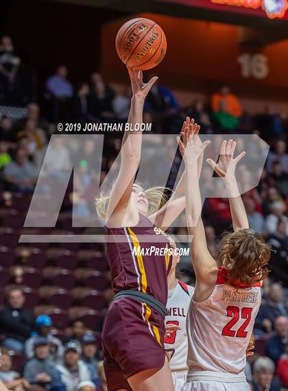 Thumbnail 1 in Cromwell vs. Sheehan (CIAC Class M Final) photogallery.