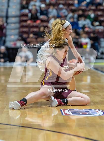Thumbnail 1 in Cromwell vs. Sheehan (CIAC Class M Final) photogallery.