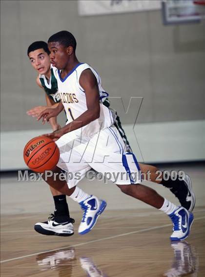 Thumbnail 1 in Pasadena vs Channel View (McDonalds Texas Invitational) photogallery.