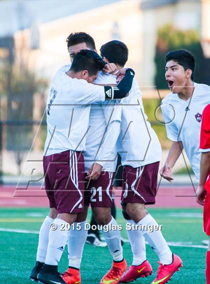 Thumbnail 3 in San Lorenzo vs. Kennedy-Richmond (NCS Division 2 Playoff) photogallery.