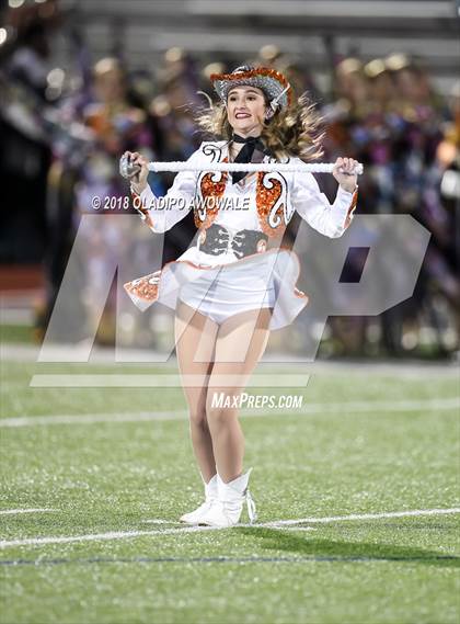 Thumbnail 2 in Lee @ Rockwall photogallery.