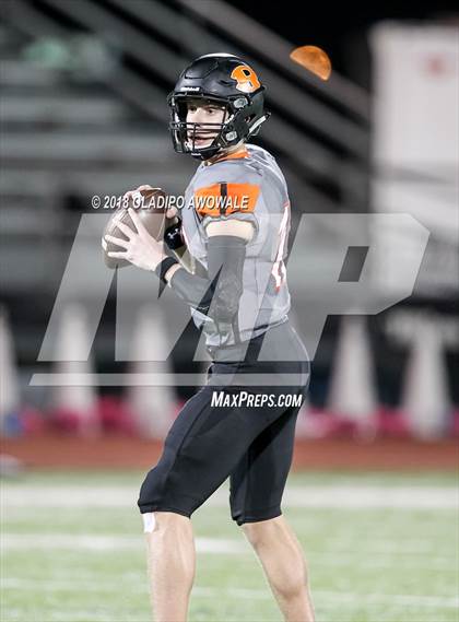 Thumbnail 3 in Lee @ Rockwall photogallery.
