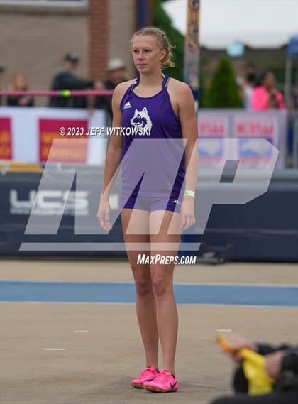 Thumbnail 3 in NCHSAA 3A State Track & Field Championship photogallery.