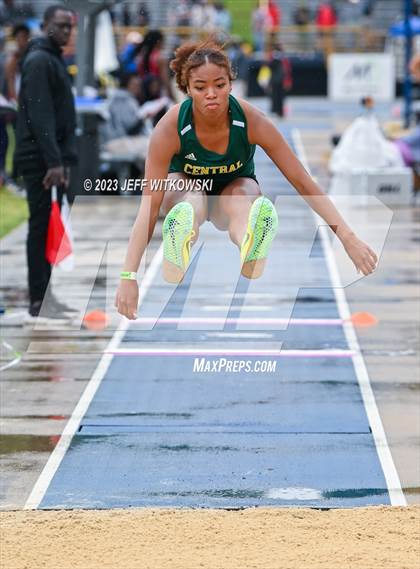 Thumbnail 1 in NCHSAA 3A State Track & Field Championship photogallery.