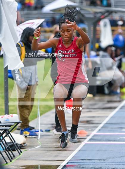 Thumbnail 3 in NCHSAA 3A State Track & Field Championship photogallery.