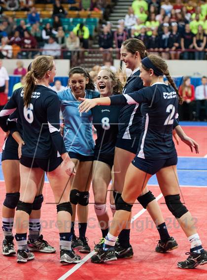 Thumbnail 1 in Platte Valley vs. Gunnison (CHSAA 3A Semifinal) photogallery.