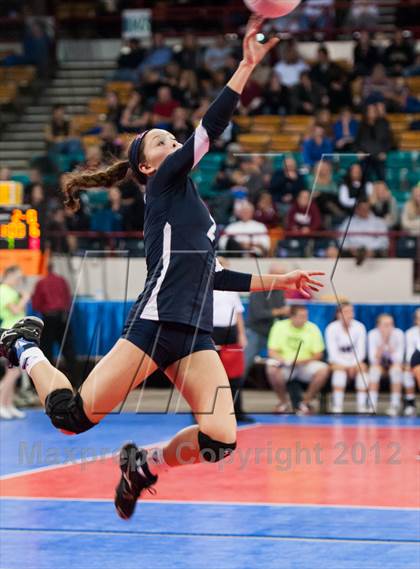 Thumbnail 2 in Platte Valley vs. Gunnison (CHSAA 3A Semifinal) photogallery.