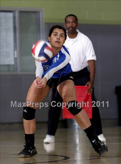 Thumbnail 2 in El Camino Real vs. Granada Hills (CIF LACS D1 Final) photogallery.