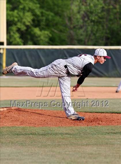 Thumbnail 3 in Morristown-Hamblen West vs Alcoa (Daily Times Classic) photogallery.