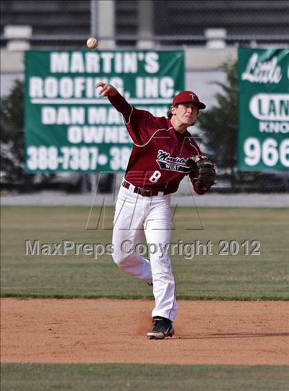 Thumbnail 2 in Morristown-Hamblen West vs Alcoa (Daily Times Classic) photogallery.