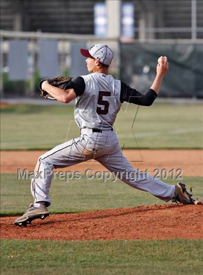 Thumbnail 2 in Morristown-Hamblen West vs Alcoa (Daily Times Classic) photogallery.