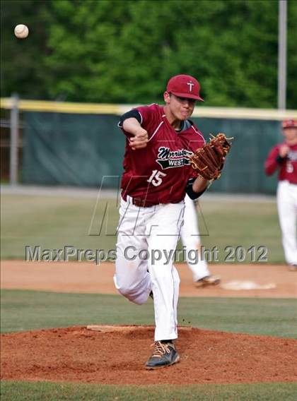 Thumbnail 1 in Morristown-Hamblen West vs Alcoa (Daily Times Classic) photogallery.