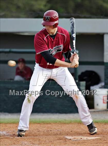 Thumbnail 2 in Morristown-Hamblen West vs Alcoa (Daily Times Classic) photogallery.