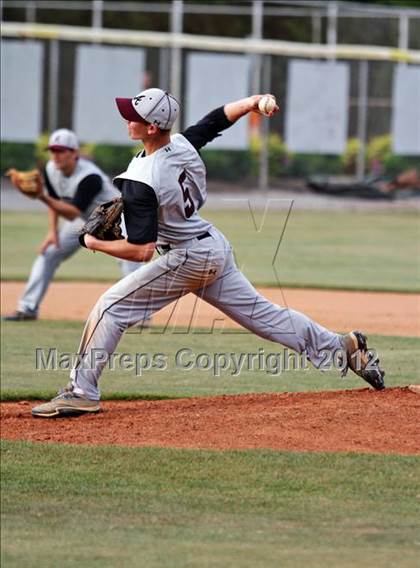 Thumbnail 2 in Morristown-Hamblen West vs Alcoa (Daily Times Classic) photogallery.