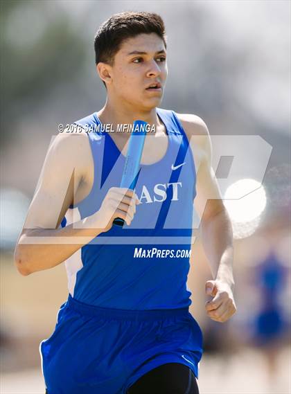 Thumbnail 3 in Varsity LNE Relays photogallery.
