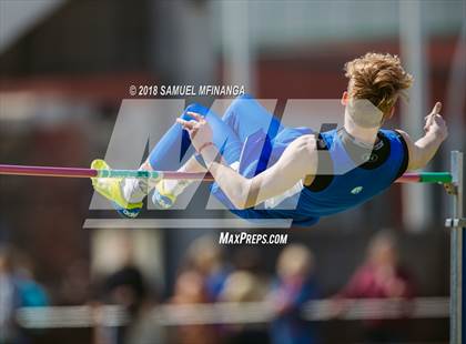 Thumbnail 2 in Varsity LNE Relays photogallery.